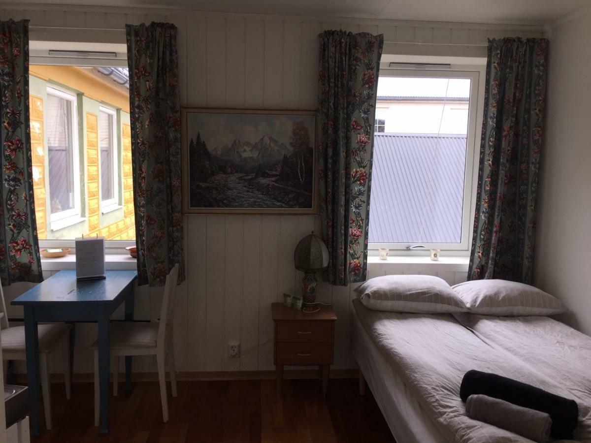 Cute Small On The Pier In Appartement *